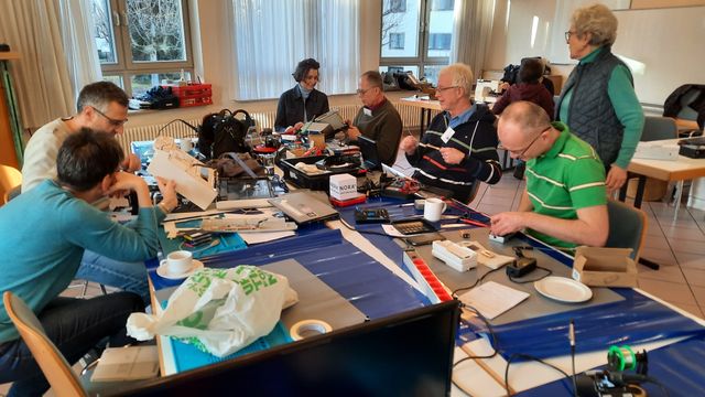 Sandra Detzer besuchte das Repaircafe im Bürgerhaus Hülbe
